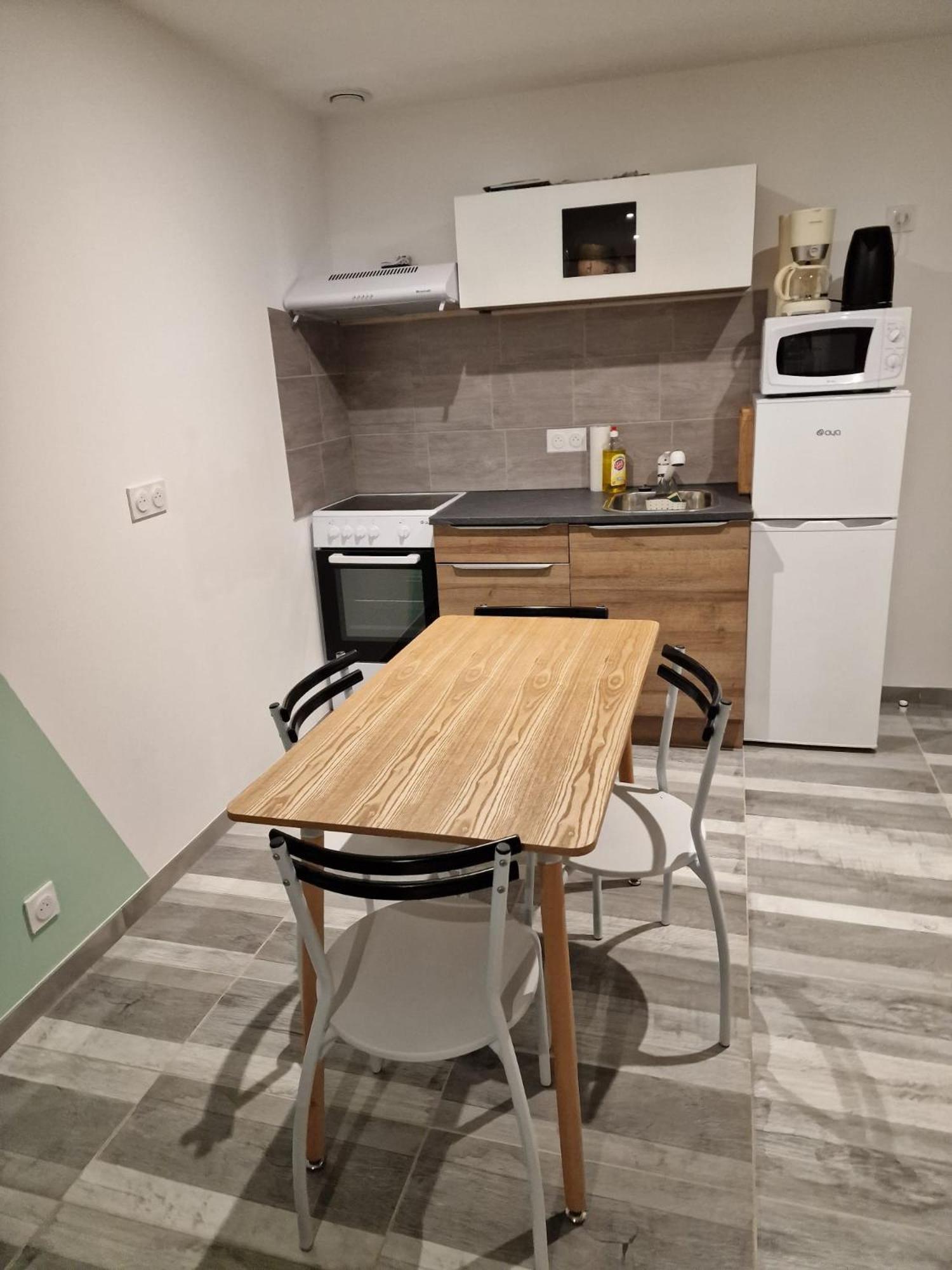 Comme A La Maison Gannat Eksteriør billede
